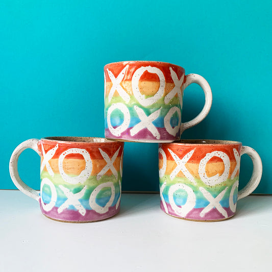 Glazing a XOXO mug