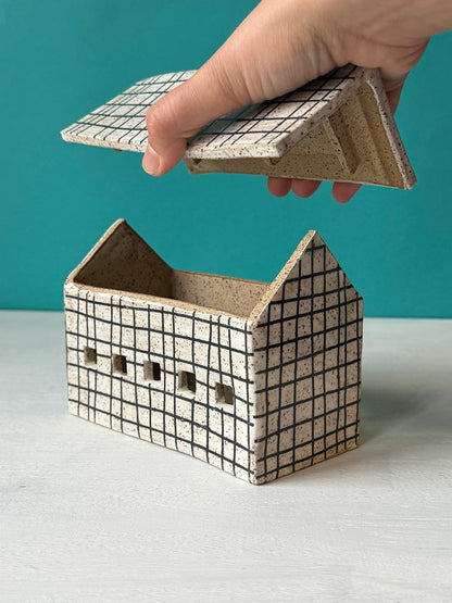 Barn Garlic Keeper - MADE TO ORDER